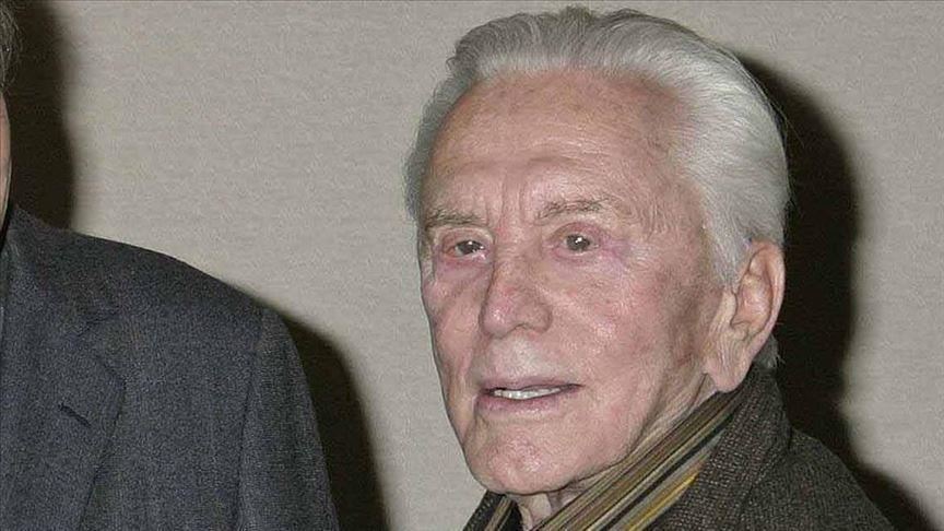 Legenda Hollywood Kirk Douglas hembuskan napas terakhir di usia 103