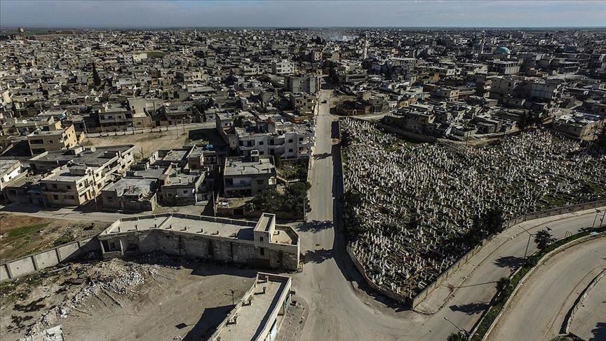 Rejima Esed tevlî piştgirên xwe li navçeya Seraqibê 170 hezar sivîl bê mal hişt