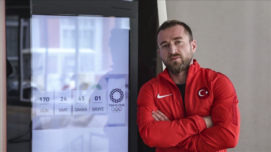 Milli halterci Bünyamin Sezer'in hedefi Avrupa şampiyonluğu