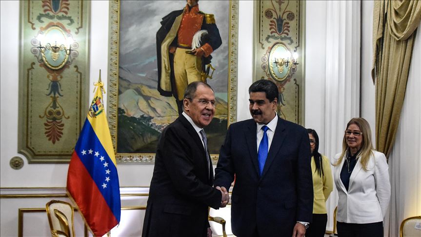 الرئيس الفنزويلي يستقبل وزير خارجية روسيا بكاراكاس