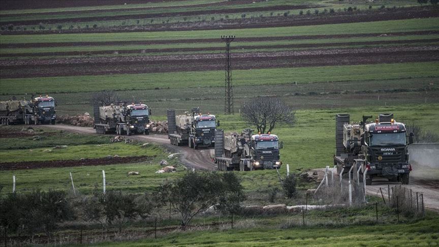 وصول تعزيزات عسكرية تركية إلى الحدود السورية