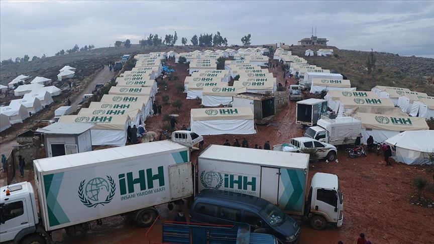 "الإغاثة التركية" توزع 14 طنا من المساعدات على أسر سورية نازحة