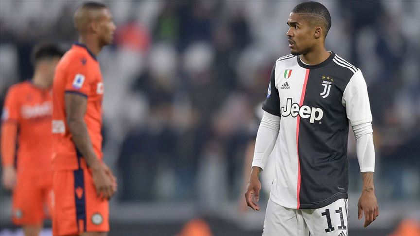 Juventuslu Douglas Costa sahalardan en az 15 gün uzak kalacak