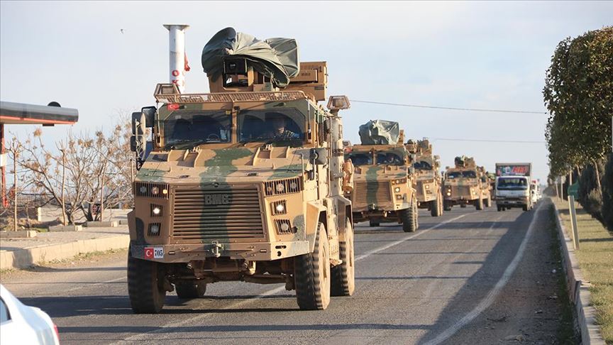 الجيش التركي يرسل تعزيزات إضافية إلى الحدود السورية