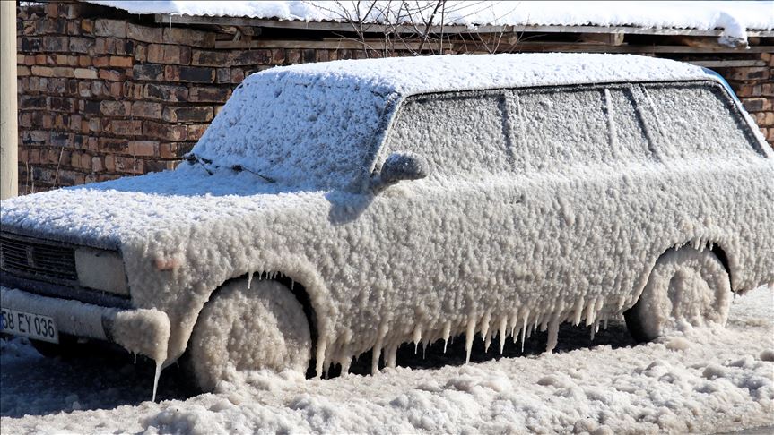 Turquie: Fleuve et lacs gelés à Sivas