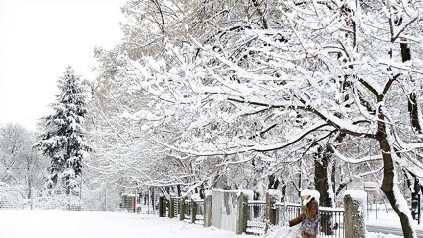 موجة ثلوج تعطل المصالح الحكومية بمناطق عراقية الثلاثاء