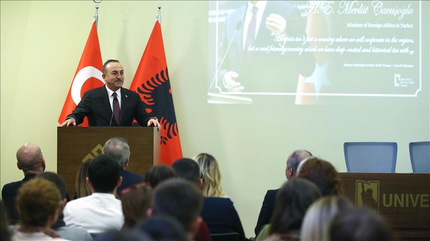 Ministri Çavuşoğlu vizitë në Shqipëri