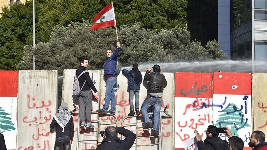 بعد ساعات من المواجهات.. عودة الهدوء إلى وسط بيروت