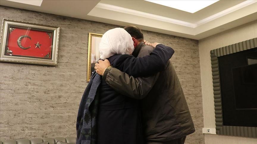 Emotivan susret porodice sa sinom koji je nakon pet godina napustio PKK-a 