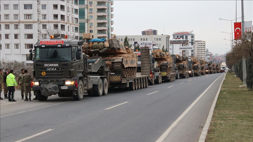 تركيا توجه مزيدا من التعزيزات العسكرية إلى الحدود السورية