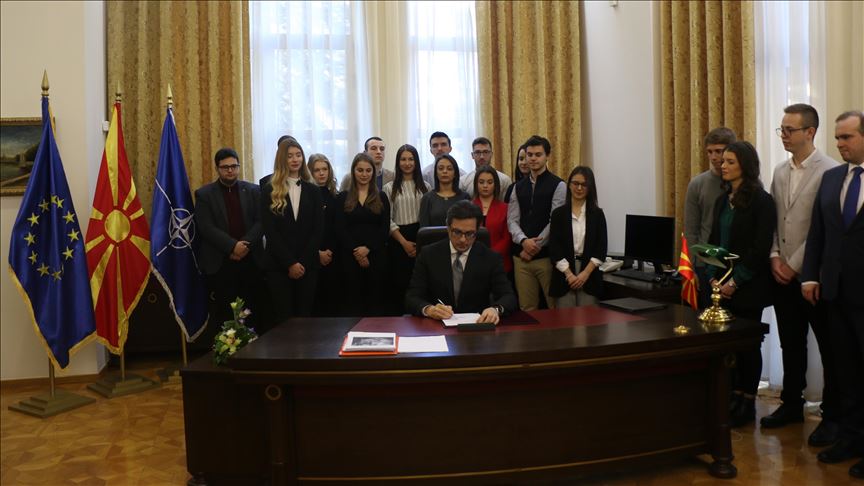 Pendarovski dekreton Ligjin për ratifikimin e Marrëveshjes Veriatlantike