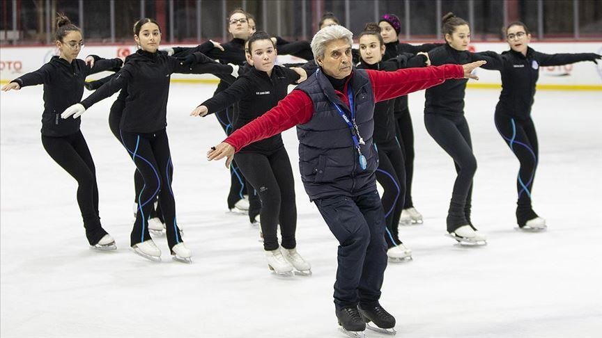 Turkish man defies age to pursue love for ice skating