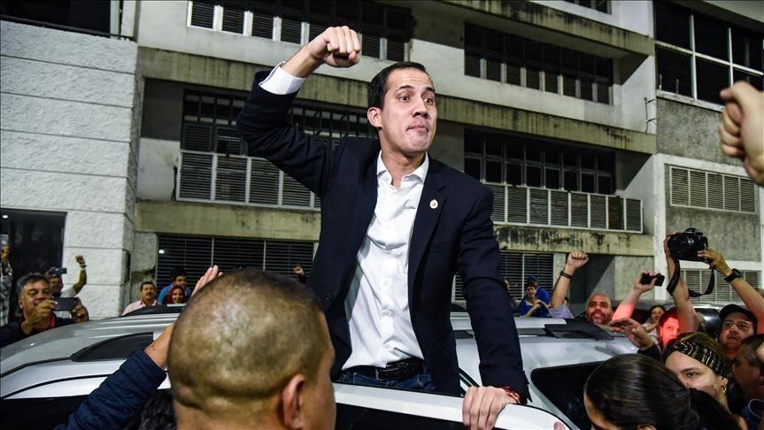 غوايدو يعود لفنزويلا بعد جولة خارجية زار خلالها عدة دول