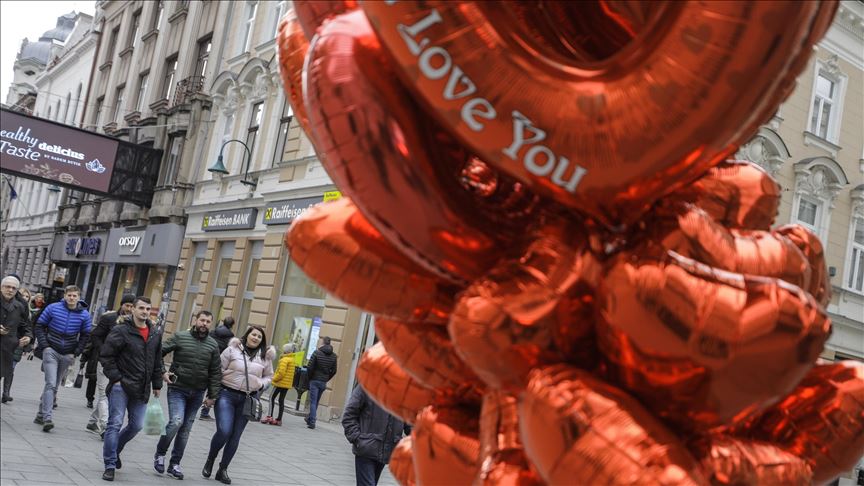 Dan zaljubljenih u Sarajevu: Cvijeće i baloni za osmijeh voljene osobe