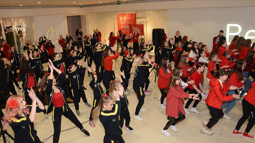 One Billion Rising održan i u Mostaru: Plesom protiv nasilja nad ženama