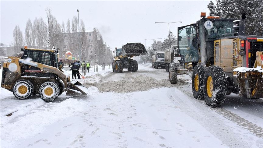 Karla mücadelenin kahramanları 2 ayda binlerce kilometre yol açtı