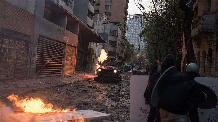 Incendios se registraron durante jornada de manifestaciones en Chile 