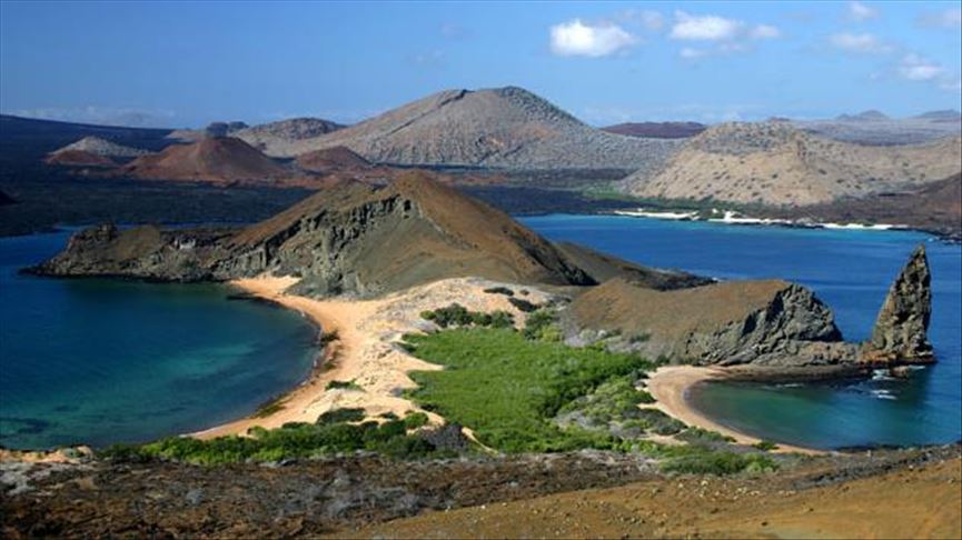 Buscan soluciones para turismo y sostenibilidad de Islas Galápagos