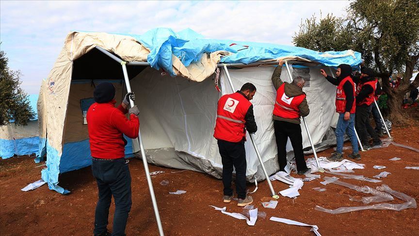 Turkish Red Crescent provides tents for Idlib refugees
