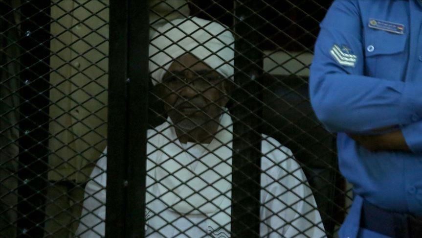 السودان.. استدعاء البشير في بلاغ "غسيل أموال وثراء مشبوه"