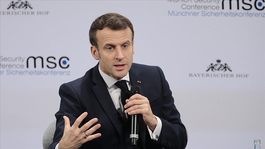 Presidente francés pide un diálogo estratégico renovado con Rusia