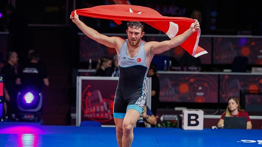 Turkish wrestler Karadeniz becomes European champion