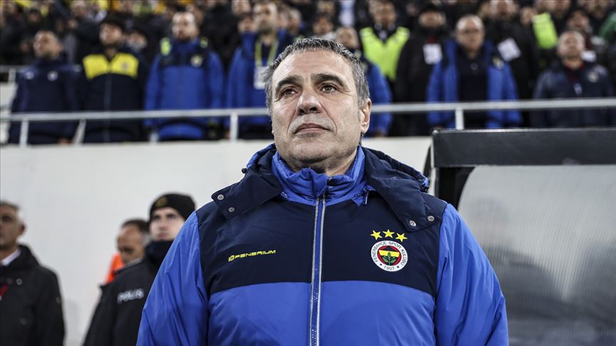 Fenerbahçe Teknik Direktörü Yanal: Fenerbahçe için ne gerekiyorsa taşın altına elimizi her zaman koyarız