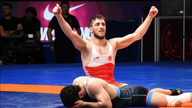 Deportista turco logra la medalla de bronce en el Campeonato Europeo de Lucha 2020 Roma