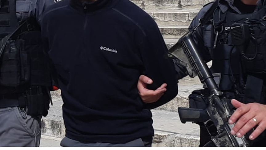 İsrail polisi Mescid-i Aksa'nın görevlilerini gözaltına aldı