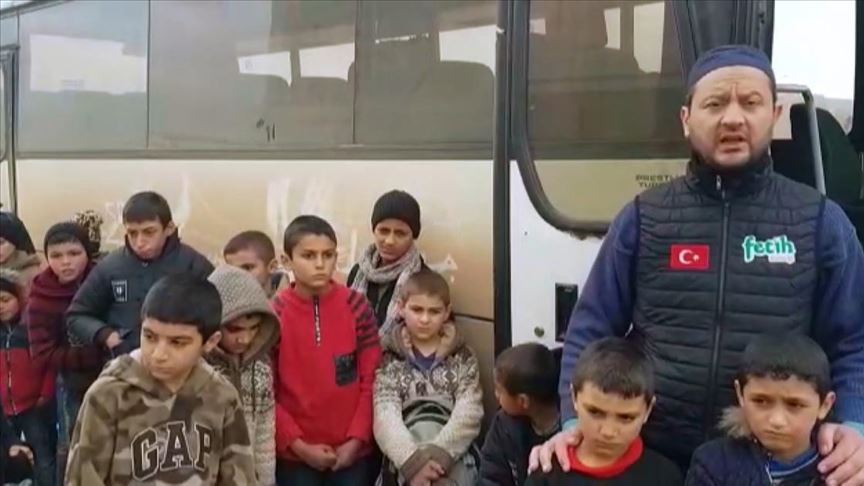 Esed rejiminin yetimhanelerini bombaladığı çocuklara Fetih-Der sahip çıktı
