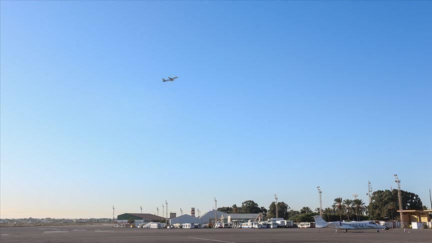 Reprise du trafic aérien à l’aéroport de Mitiga à Tripoli après des heures de suspension