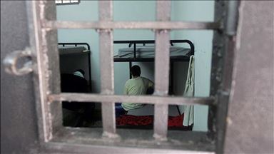 Israel cuts amount of bread for Palestinian prisoners