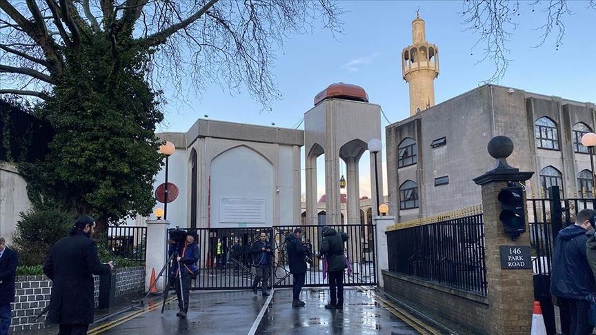 Неизвестный с ножом напал на мужчину в лондонской мечети