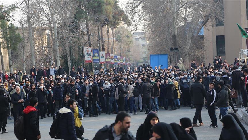 Cierran escuelas en la ciudad iraní de Qom por el brote de coronavirus