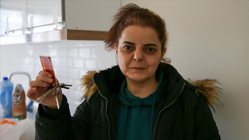 Elazığ'da depremzedeler evlerinin anahtarını almanın sevincini yaşadı