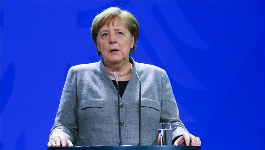 Merkel admite que el racismo es un veneno que existe en la sociedad
