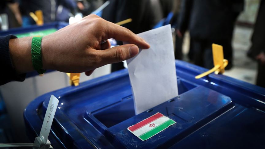 İran'daki 57 milyon 918 bin seçmen 208 seçim bölgesinde oy kullanıyor