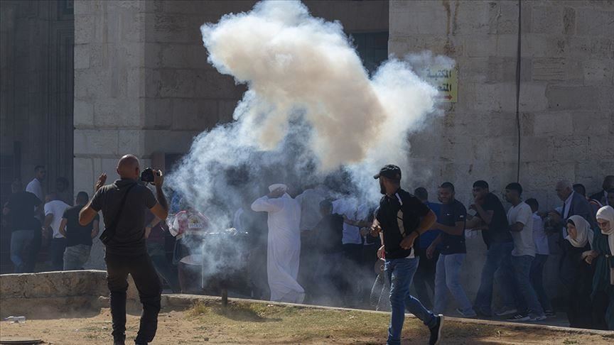 Израелската полиција ги нападна верниците во џамијата „Ал Акса“ 