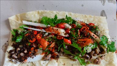 'Kebap diyarı' Şanlıurfa'nın mütevazi lezzeti: Lolaz dürümü
