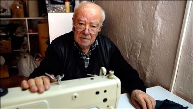 Çocuk yaşta eline aldığı iğne ve ipliği 70 yıldır bırakmadı