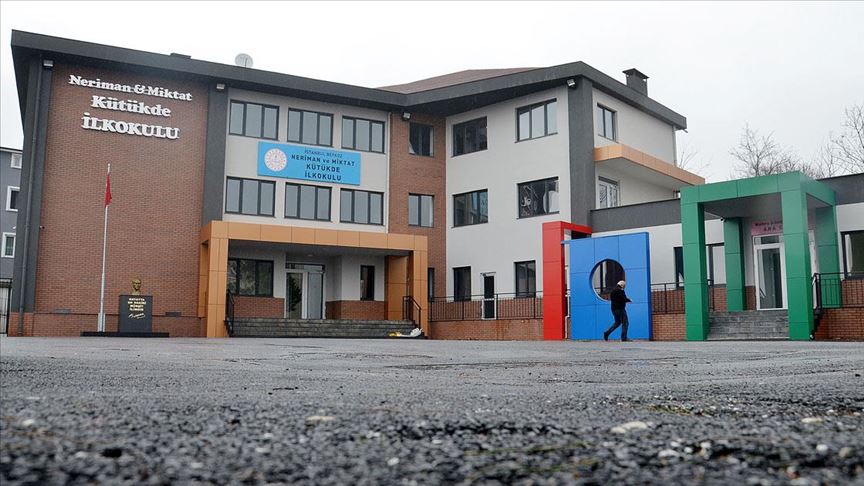 Beykoz Un Koyunde Yasayan Cocuklar Hayirseverin Destegiyle Okullarina Kavustu