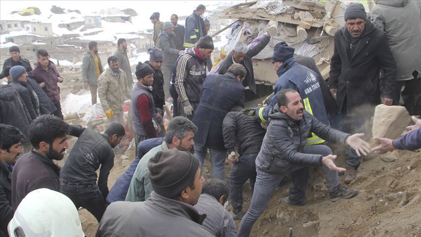 زلزال إيران.. ارتفاع وفيات "وان" التركية إلى 9 