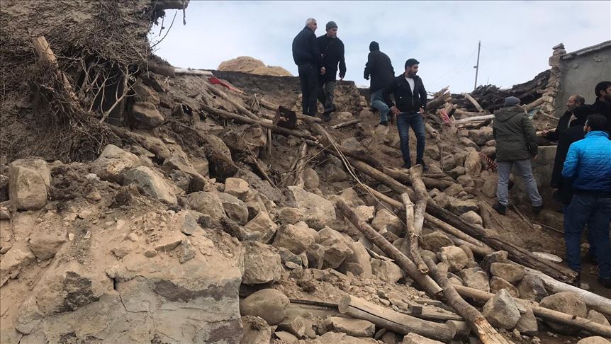 Жертвами землетрясения на ирано-турецкой границе стали 9 человек