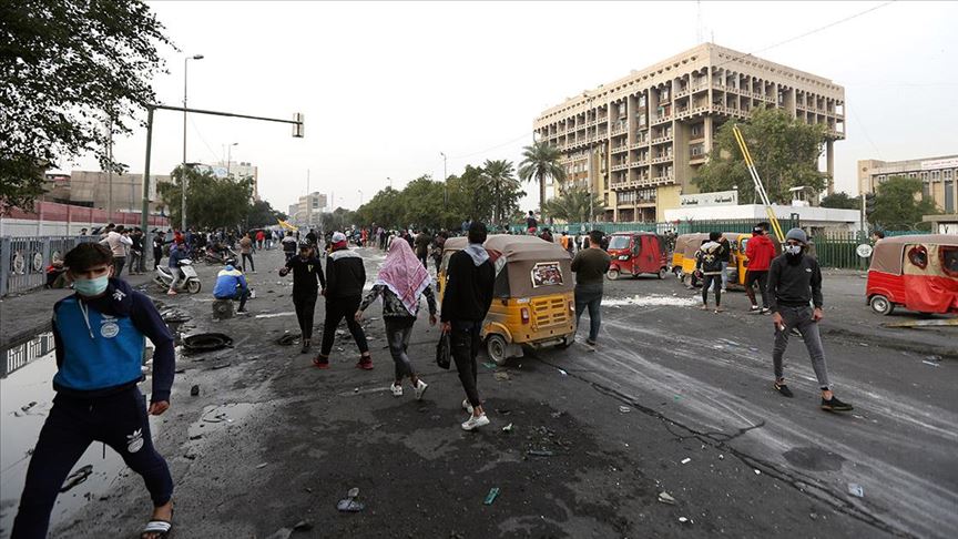 العراق.. مقتل متظاهر وإصابة 12 في اشتباكات ببغداد 