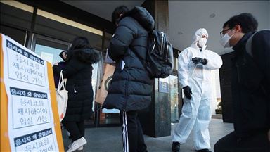 Chine: Le Coronavirus tue 2 444 personnes