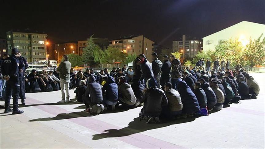 Turkey nabs nearly 2,200 irregular migrants last week