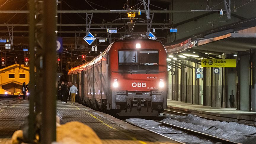 Avusturya Kovid-19 salgını nedeniyle İtalya'dan tren seferlerini durdurdu