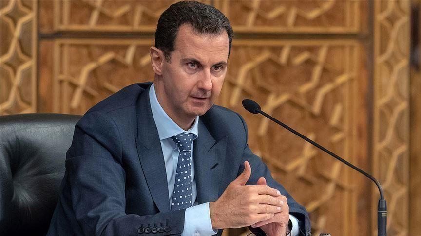 مسؤول إيراني سابق: سليماني أثنى الأسد عن الاستقالة