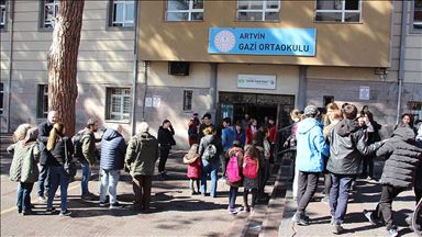 Artvin'de iki okul deprem riski nedeniyle boşaltılacak
