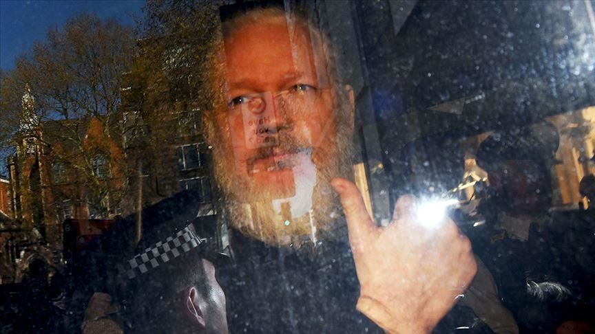 WikiLeaks founder's extradition hearing starts